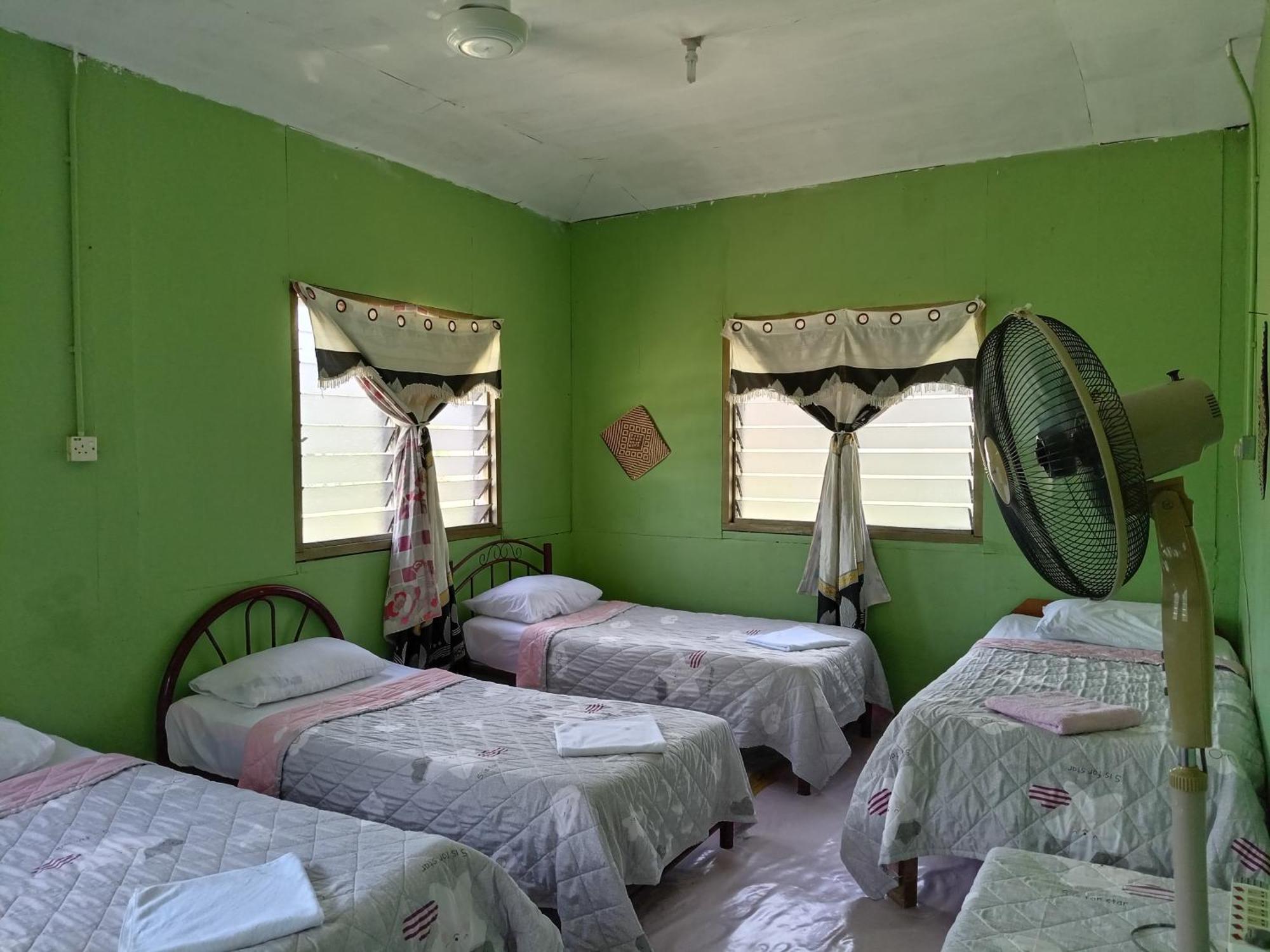 Mulu D Cave Homestay Ngoại thất bức ảnh