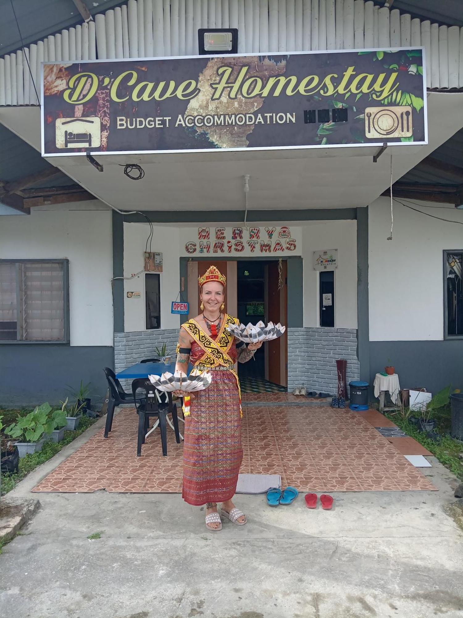 Mulu D Cave Homestay Ngoại thất bức ảnh