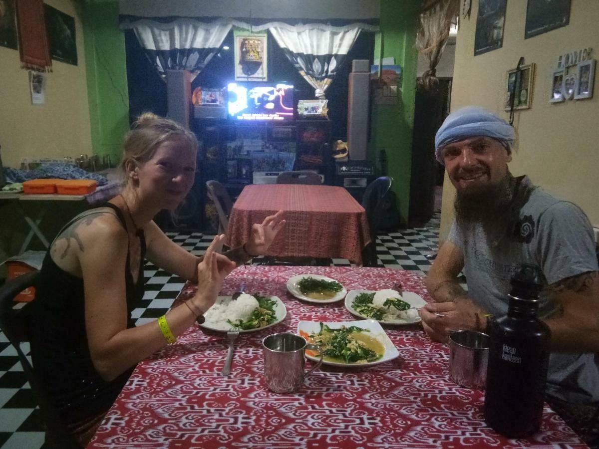 Mulu D Cave Homestay Ngoại thất bức ảnh