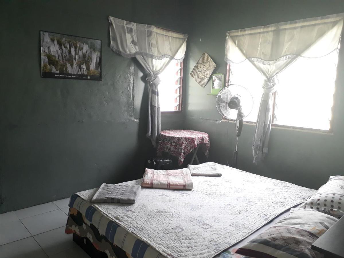 Mulu D Cave Homestay Ngoại thất bức ảnh