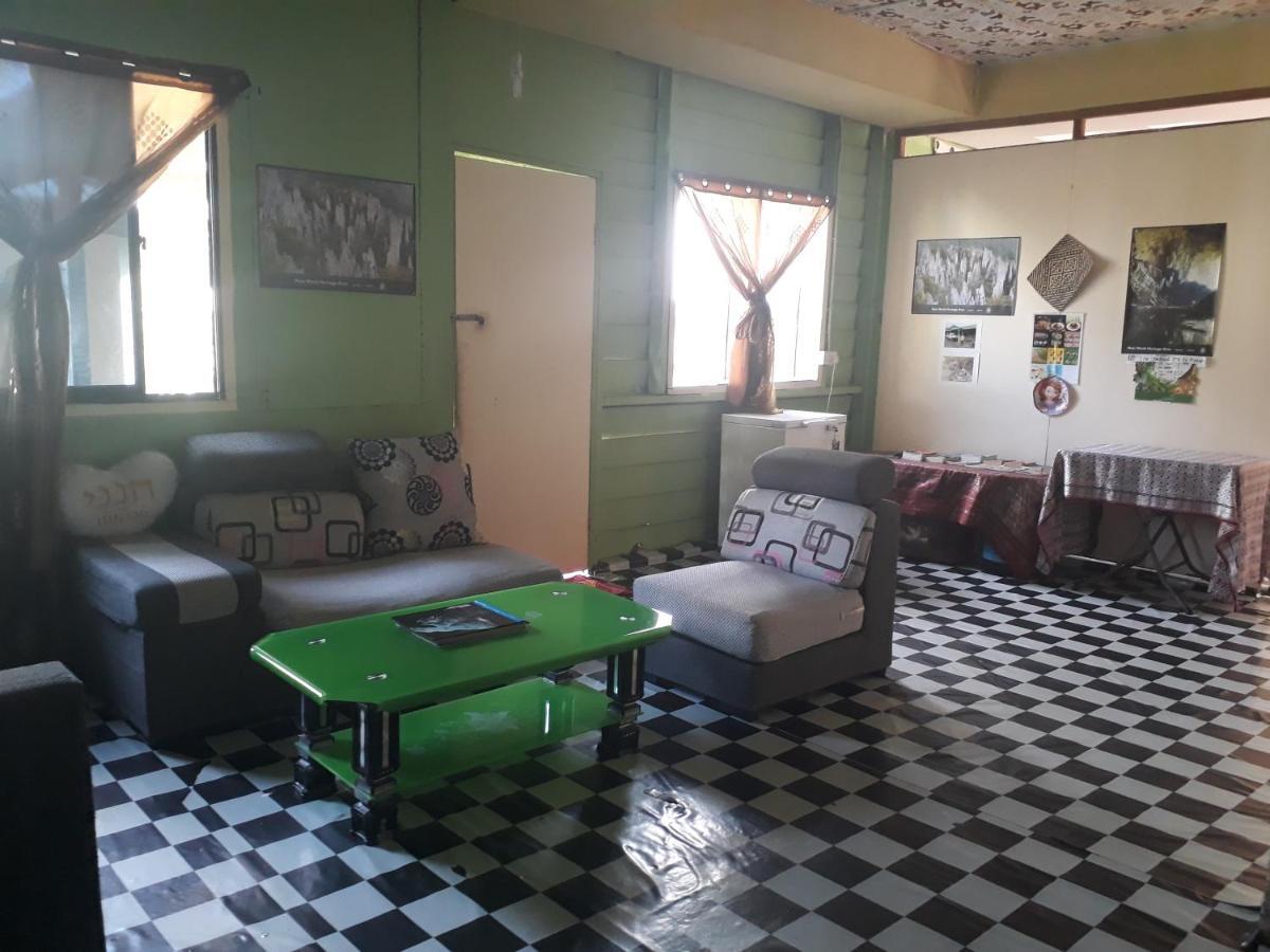 Mulu D Cave Homestay Ngoại thất bức ảnh